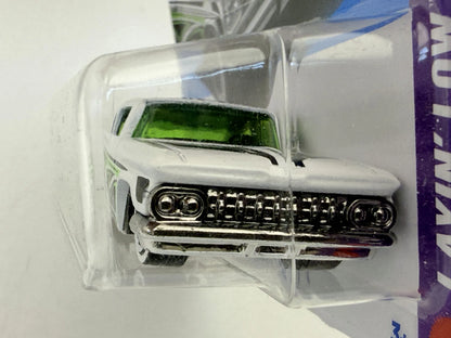 '59 Chevy Impala Mainline Hot Wheels 2026 Biały 1:64 – zdjęcie 4