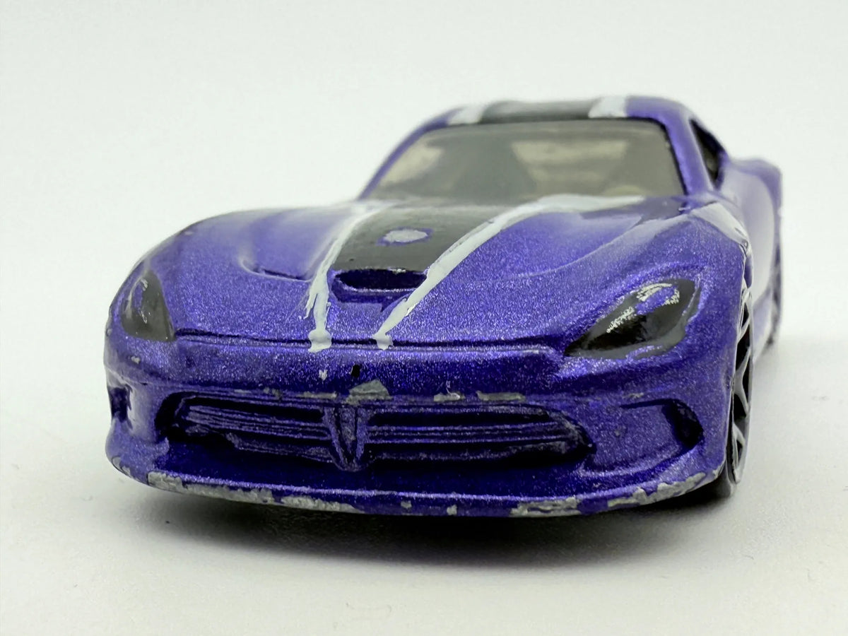 2013 Dodge Viper Hot Wheels Fioletowy 1:64 – zdjęcie 4
