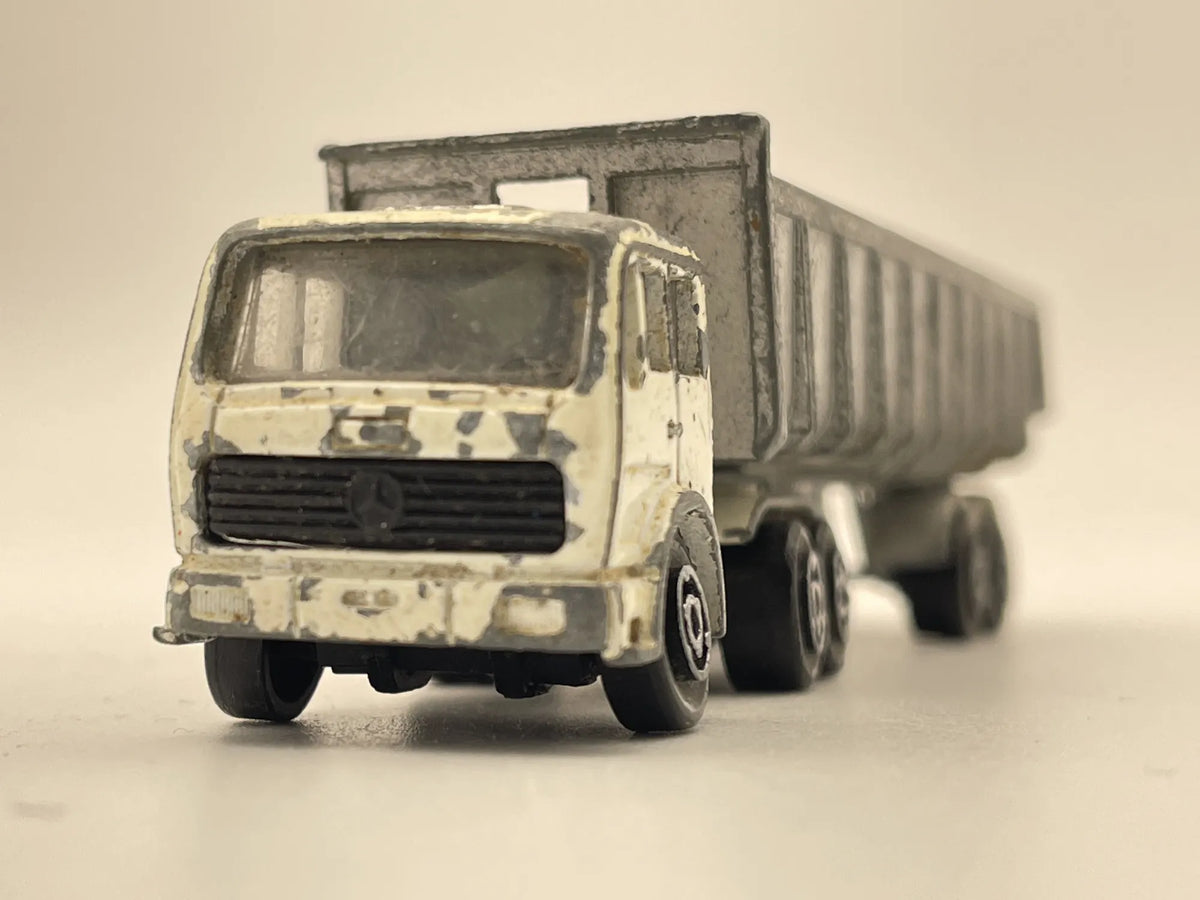 MERCEDES 2232, Majorette, Made in France, Die cast No.314, Biały, 1:100 – zdjęcie 4