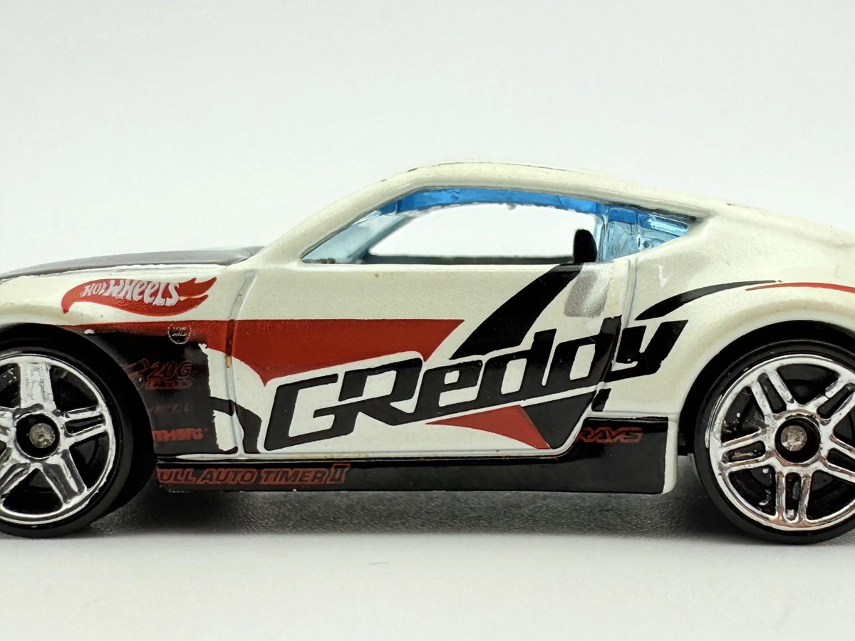 Nissan 370Z Hot Wheels Biały 1:64 – zdjęcie 4