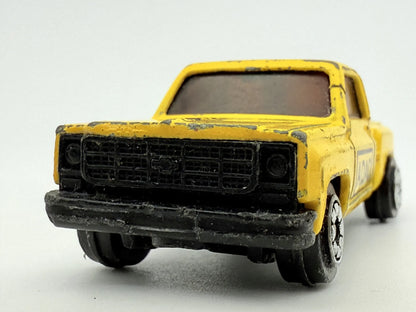 Chevrolet Stepside Pickup Welly Żółty 1:64 – zdjęcie 4