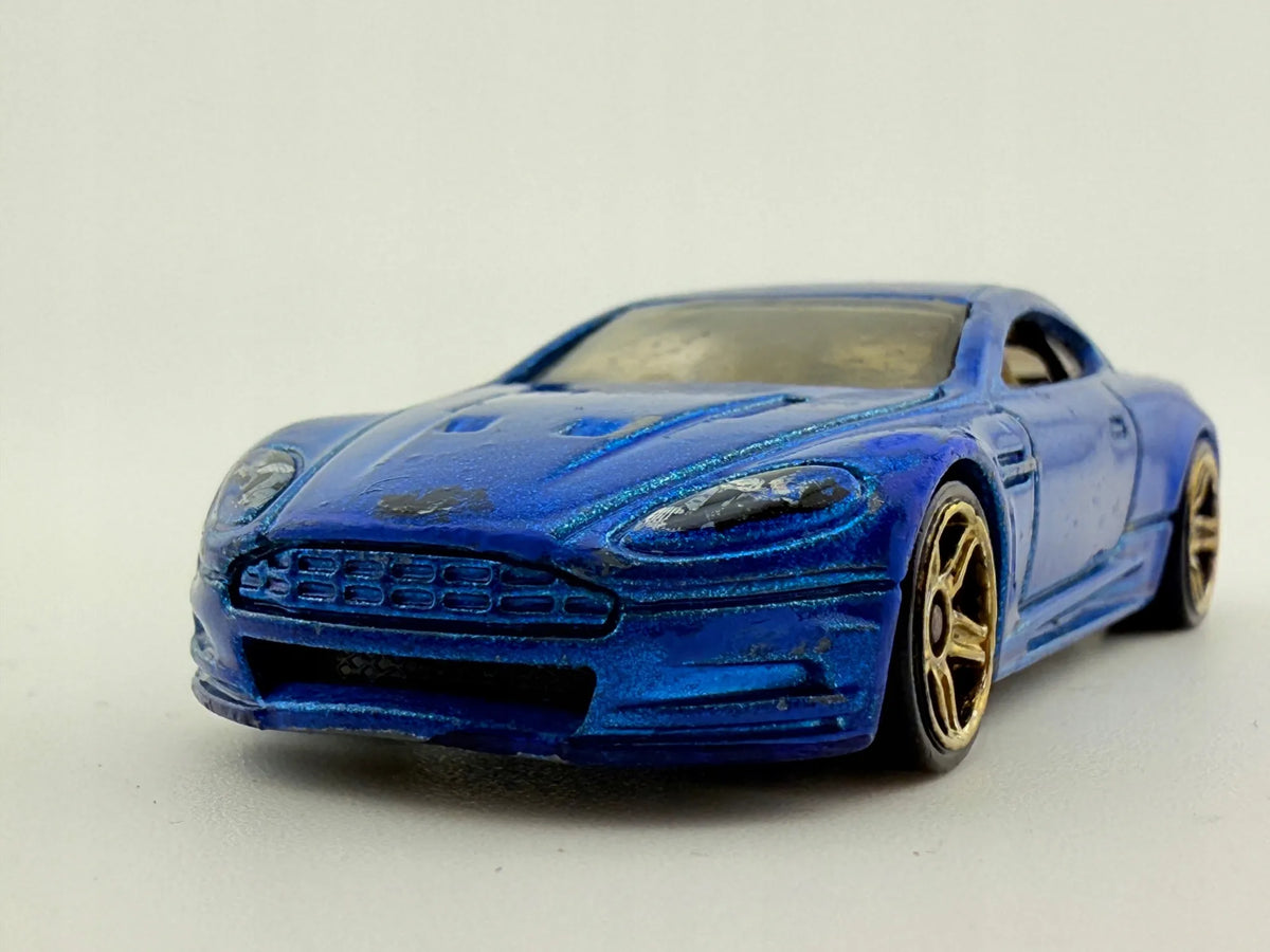 Aston Martin Dbs Mainline Hot Wheels Niebieski 1:64 – zdjęcie 4
