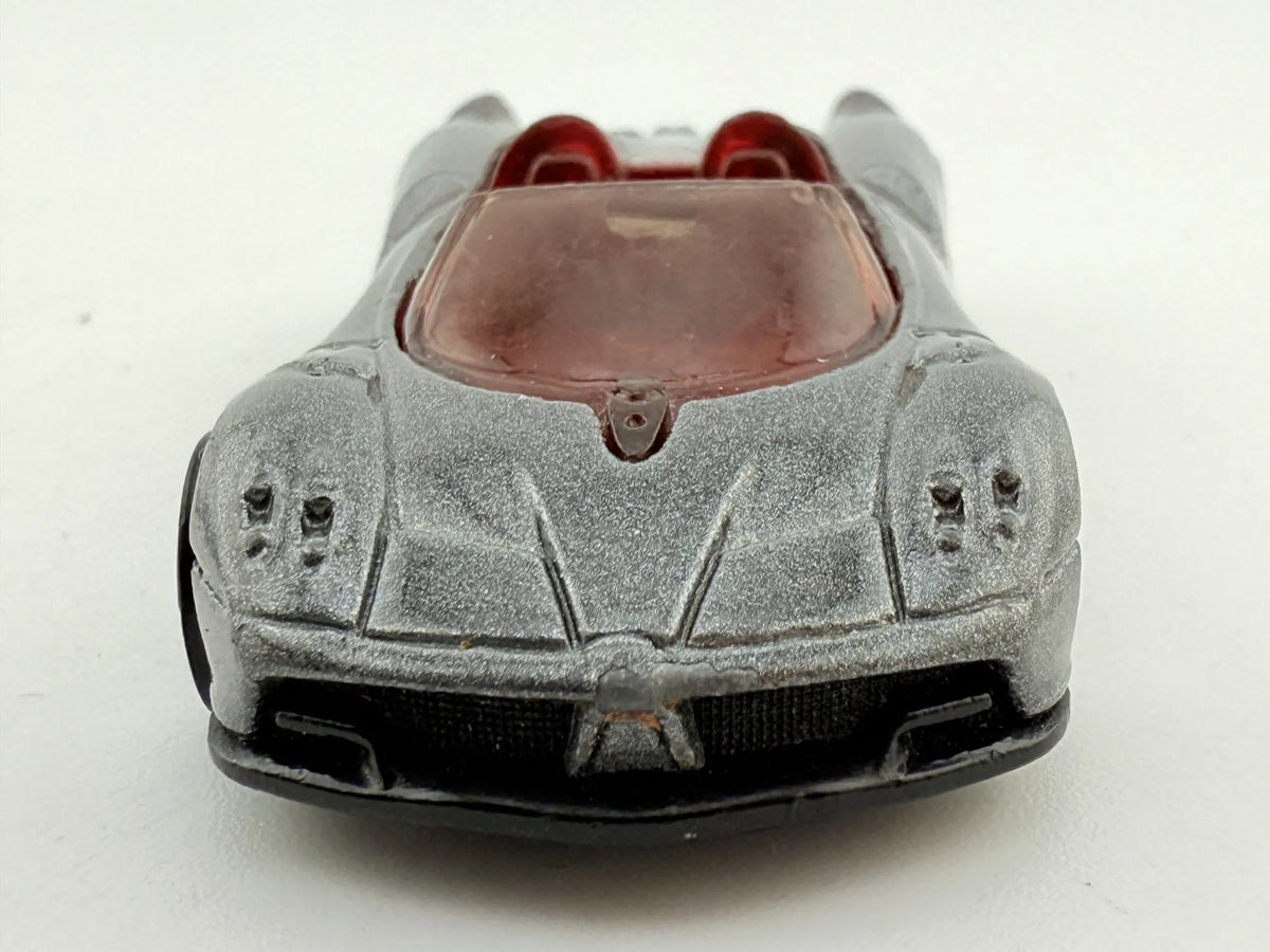 Pagani Huayra Roadster Hot Wheels Srebrny 1:64 – zdjęcie 4
