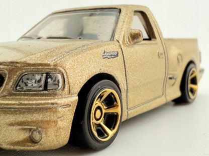 F-150 Svt Lightning Hot Wheels 2020 Złoty 1:64 – zdjęcie 4