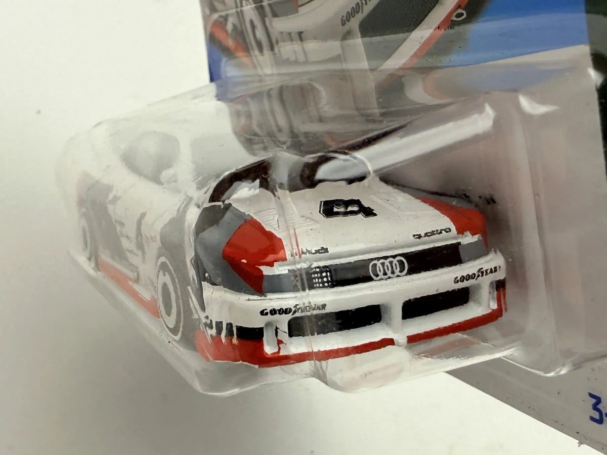 Audi '90 Quattro Retro Racers Hot Wheels 2023 Biały 1:64 – zdjęcie 4