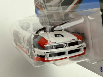 Audi '90 Quattro Retro Racers Hot Wheels 2023 Biały 1:64 – zdjęcie 4