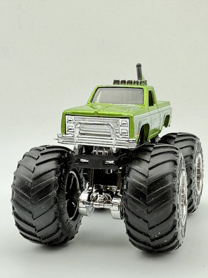 MONSTER TRUCK Chevrolecie Silverado 1983, Hot Wheels, Die cast MT, 1:64 – zdjęcie 4