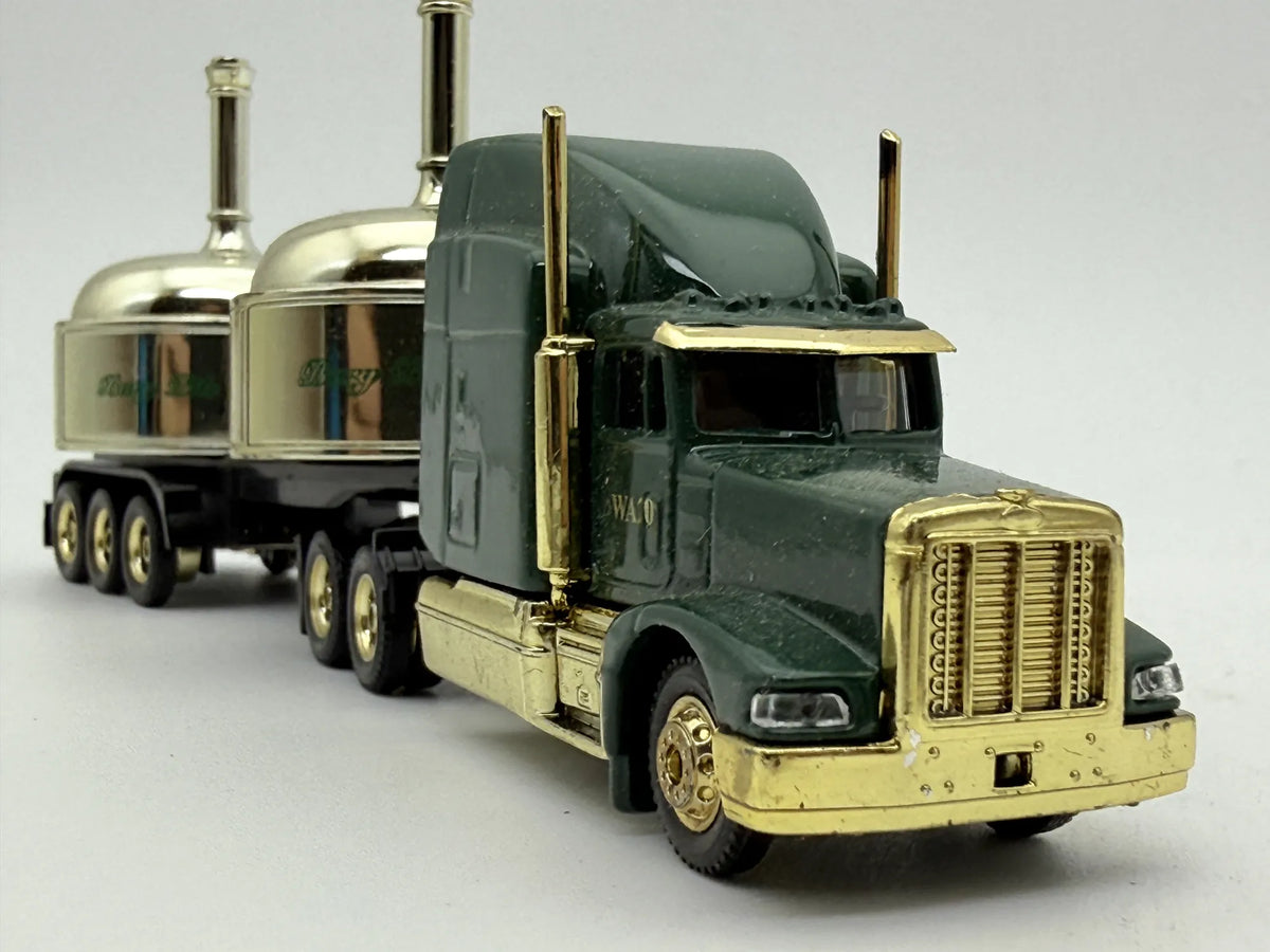 Peterbilt 377 High Speed 1:64 Ciągnik Siodłowy Blister Złoty – zdjęcie 4