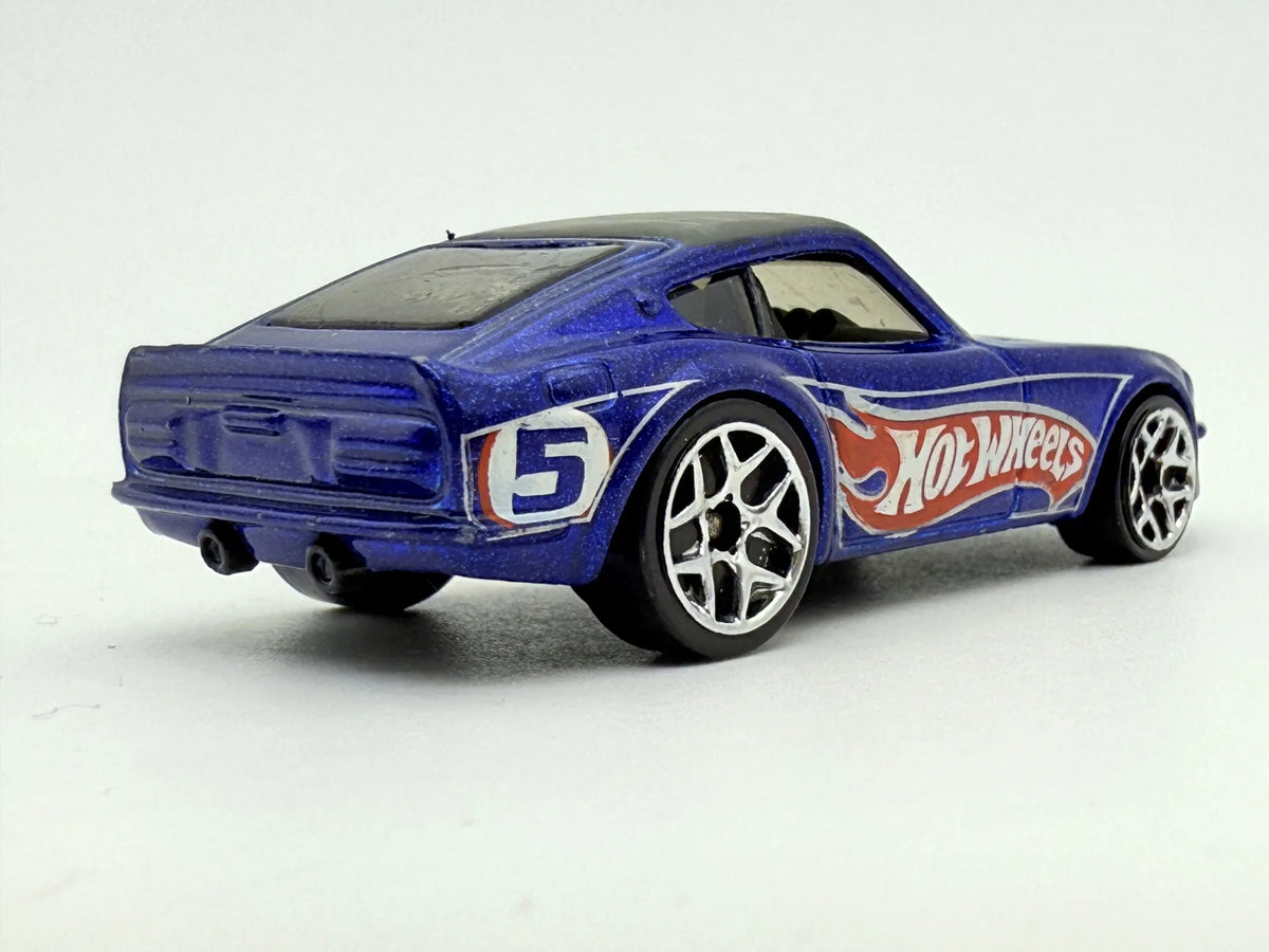 Datsun 240Z Hot Wheels Niebieski 1:64 – zdjęcie 4