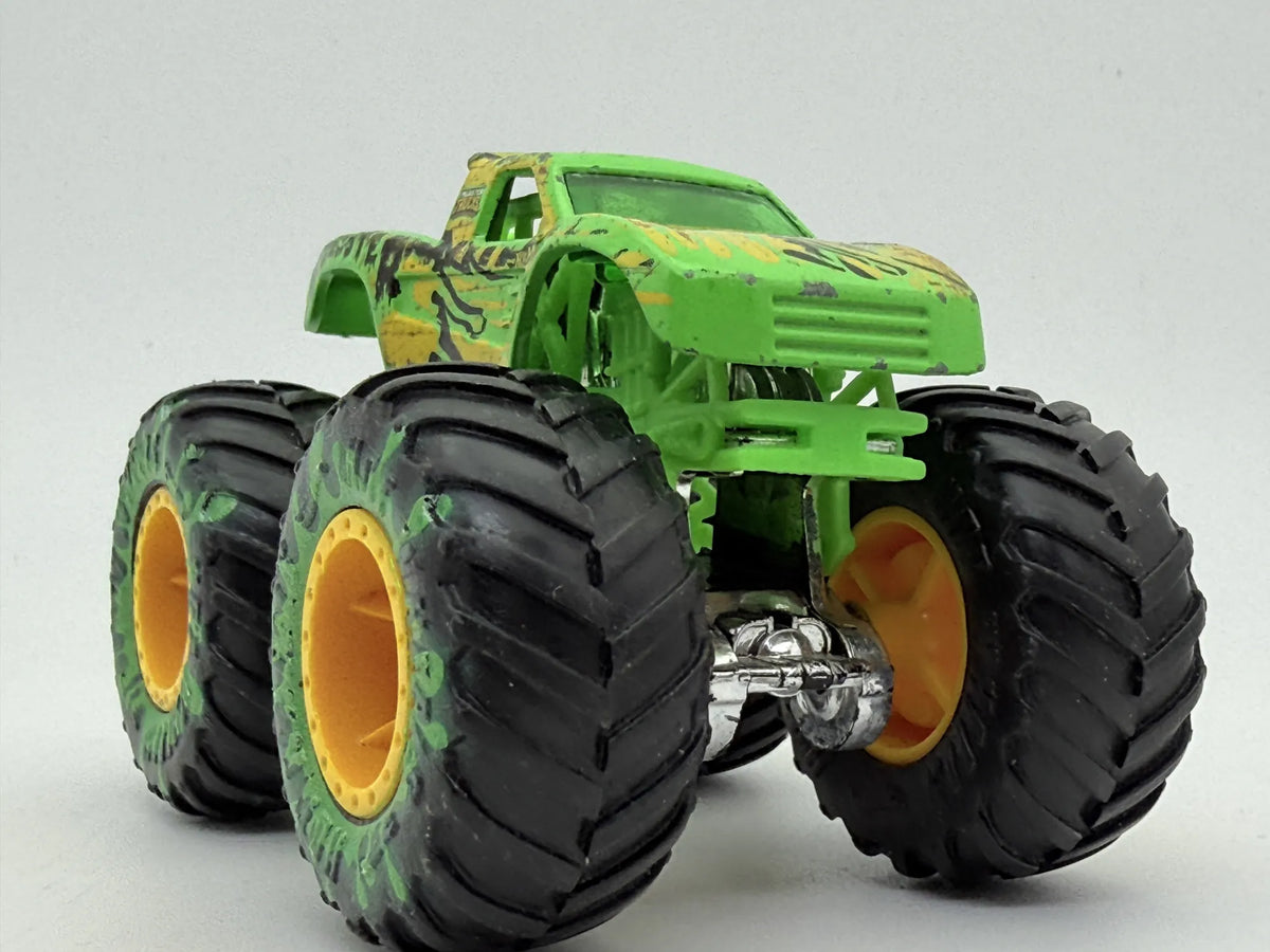Monster Truck Hot Wheels Monsters 1:64 Monster Truck Luzak Zielony – zdjęcie 4