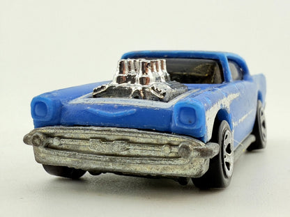1957 Chevy Hot Wheels Niebieski 1:60 – zdjęcie 4