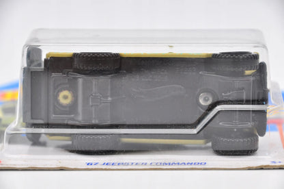 Jeep HW Hot Trucks Hot Wheels 2023 Żółty 1:64 – zdjęcie 4