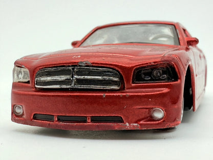2006 Dodge Charger Bburago Czerwona 1:43 – zdjęcie 4
