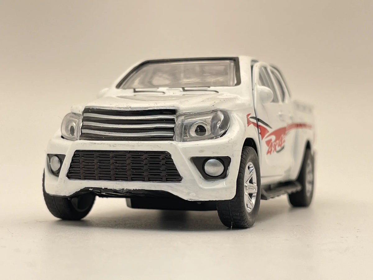 Jak Toyota Hilux Pickup 4X4, Resoraki, Die cast 1:36, biały – zdjęcie 4