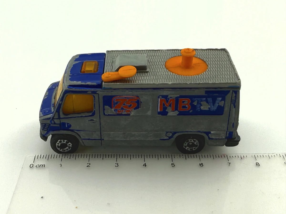 News Truck Mainline Matchbox 1989 Szary 1:64 – zdjęcie 4