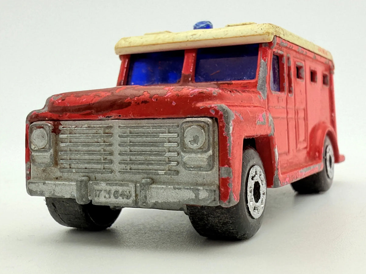 Armored Truck Matchbox Czerwony 1:64 Made in Anglia – zdjęcie 4