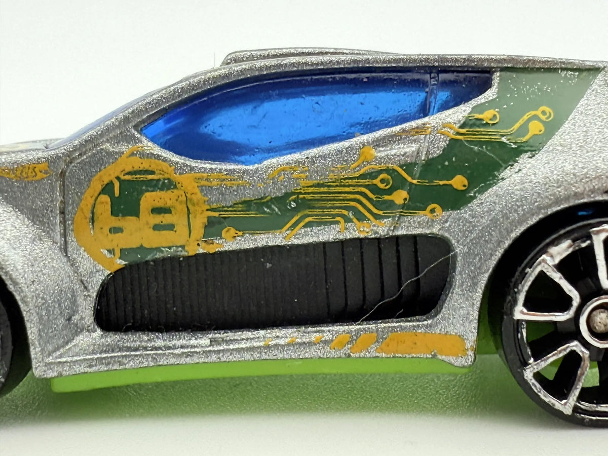 Samochód Wyścigowy Hot Wheels Srebrny 1:64 – zdjęcie 4