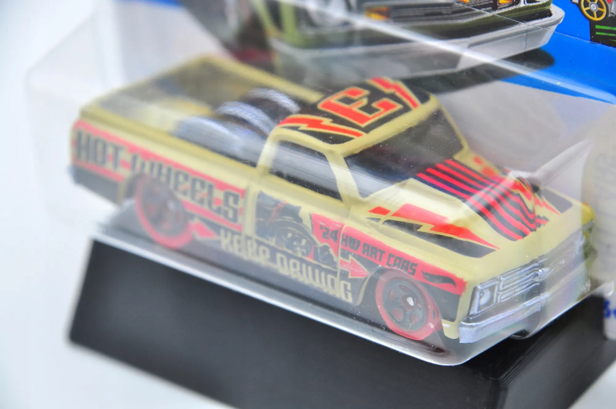 '67 CHEVY C10 Hot Wheels 2024 Żółty 1:64 – zdjęcie 4