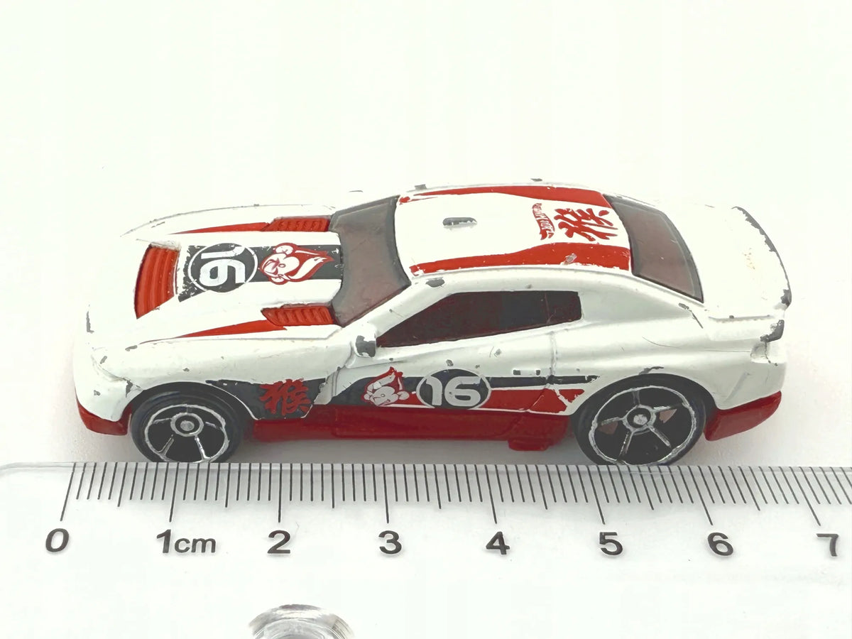 D-Muscle Hot Wheels 2014 Biały 1:64 – zdjęcie 4
