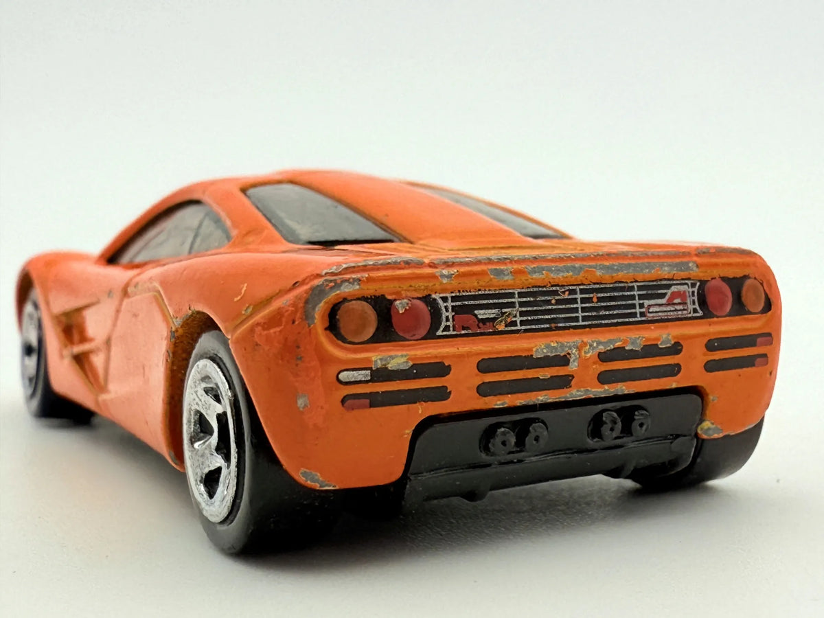 Mclaren F1 Hot Wheels 2020 1:64 Pomarańczowy – zdjęcie 4