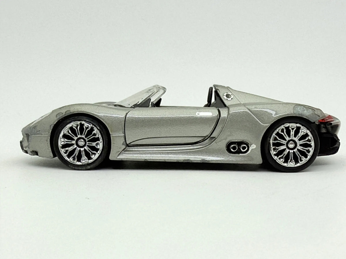 Porsche 918 Spyder Welly Srebrny 1:43 – zdjęcie 4