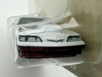 1988 FORD T-BIRD, Hot Wheels Silver 2024, HRT81 JBY85, Biały 1:64, Resoraki – zdjęcie 4