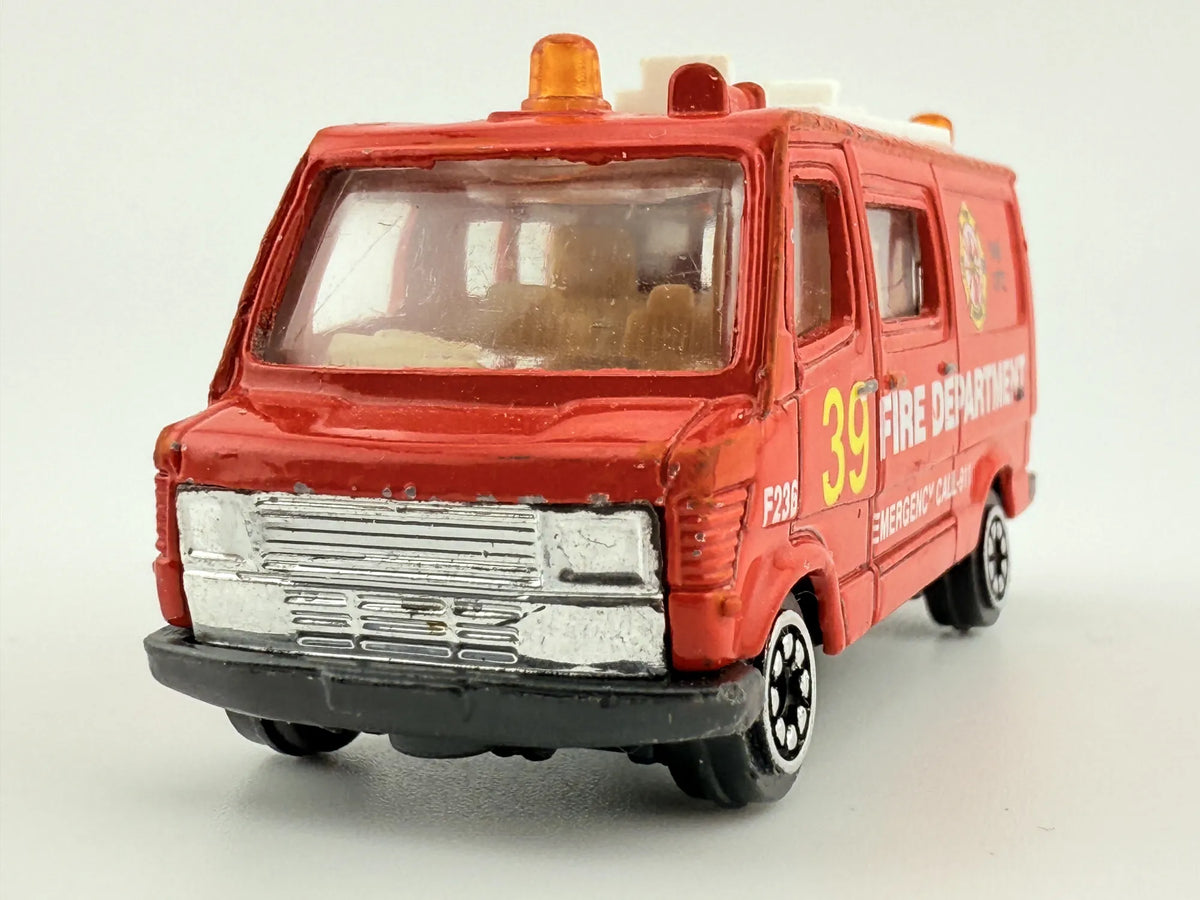 Jak Mercedes T1 Fire Department 39, Straż pożarna 39, F236, Czerwony, 1:64 – zdjęcie 4
