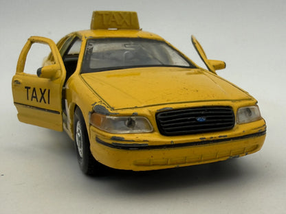 FORD 1999 CROWN VICTORIA TAXI WELLY 1999 ŻÓŁTY 1:29 – zdjęcie 4