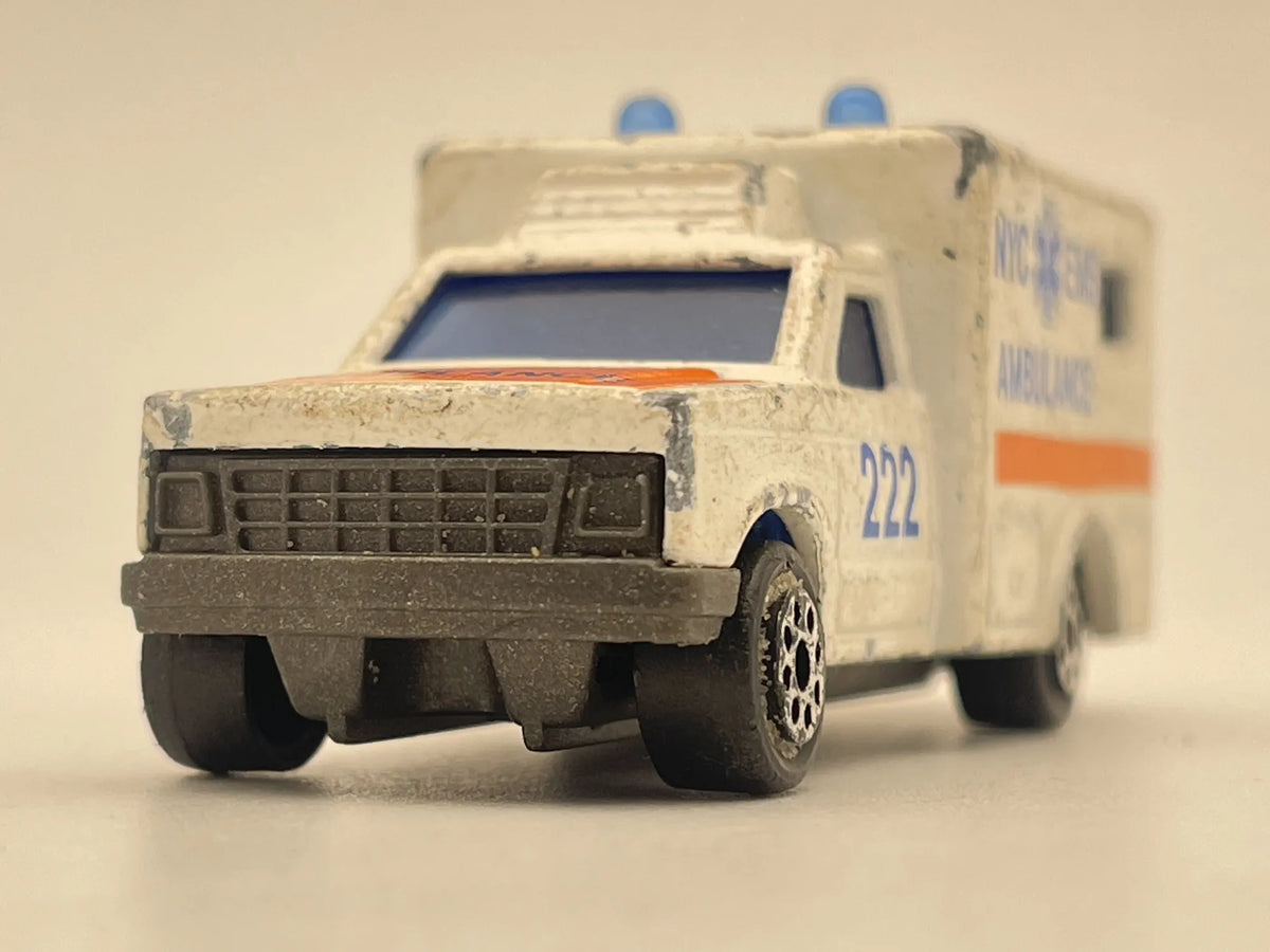 NYC EMS AMBULANCE 222, Majorette, Die cast No.255, Biały, 1:60, Resoraki – zdjęcie 4