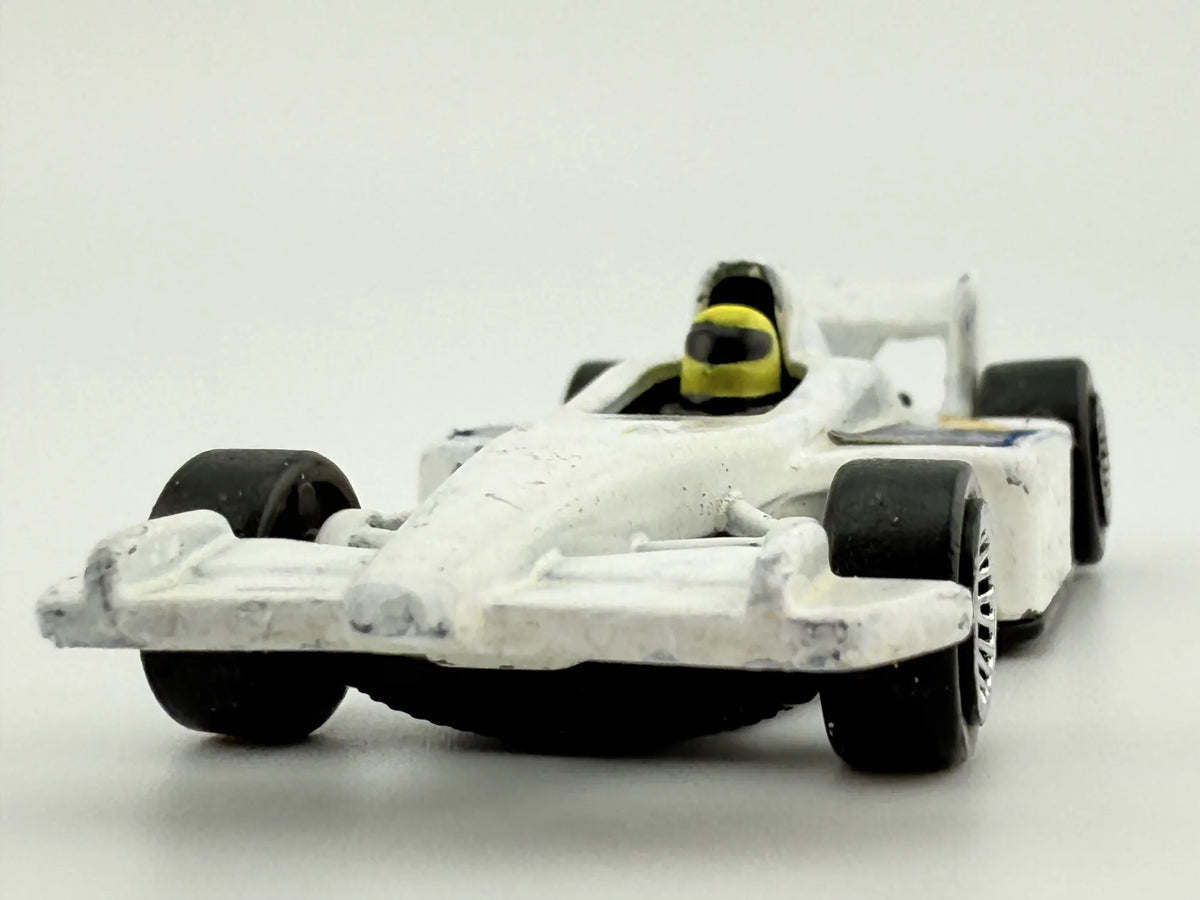 FORMUŁA 1, Hot Wheels 2001 McDonald's, Made in Vietnam, Biały, TKK, 1:64 – zdjęcie 4