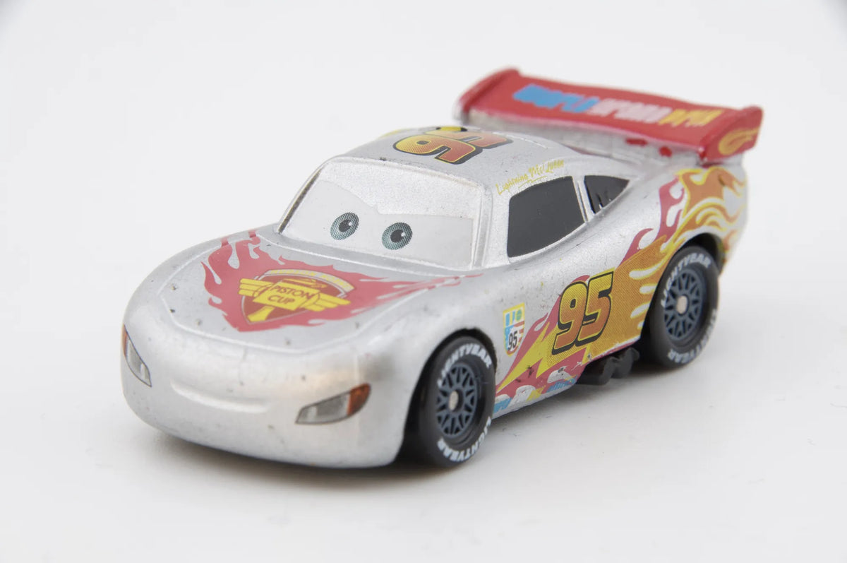 Zygzak Lightning Mcqueen Disney Srebrny 1:64 – zdjęcie 4