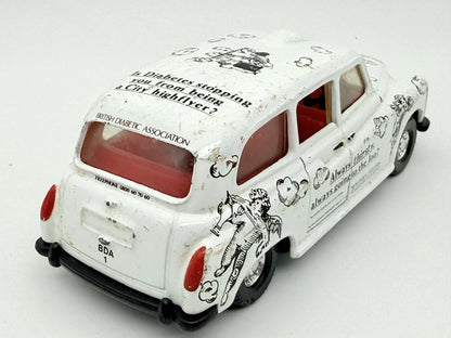Austin London Taxi, Corgi, Made in Gt Britain, Die cast Resoraki Biały 1:64 – zdjęcie 4