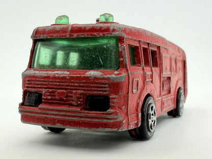 Fre Fire Tender Corgi Czerwony 1:64 Made in Wielka Brytania – zdjęcie 4