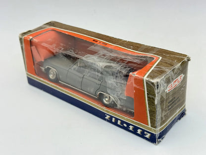 Limuzyna ZIL-117 Автомобили Ссср Saratov '80 Szary 1:43 Made in ZSRR – zdjęcie 4