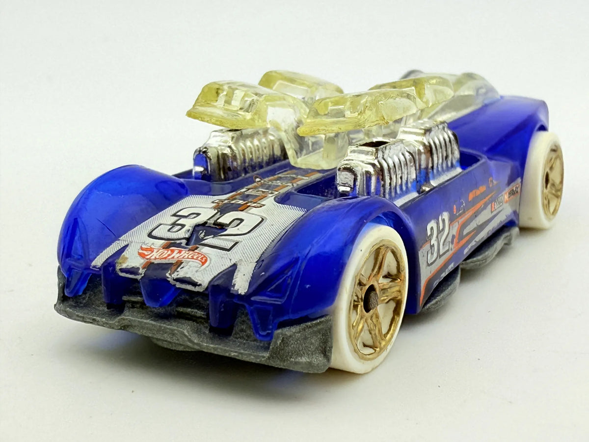 What-4-2 Hot Wheels Niebieski 1:64 – zdjęcie 4