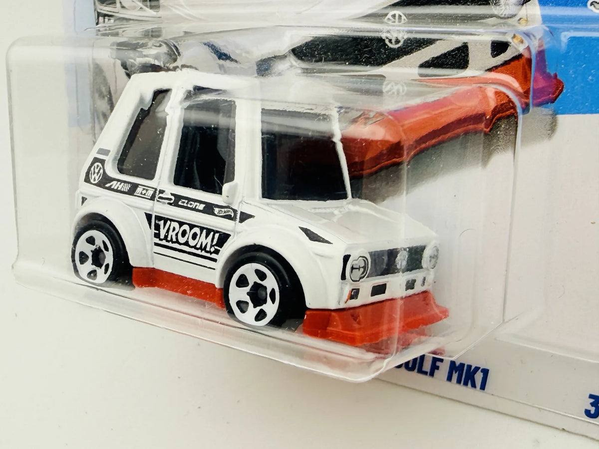 Tooned Volkswagen Golf Mk1 Hot Wheels 2026 Tooned 1:64 MOONEYES Blister – zdjęcie 4