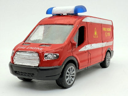 Jak Ford Transit Straż pożarna Czerwony 1:43 – zdjęcie 4