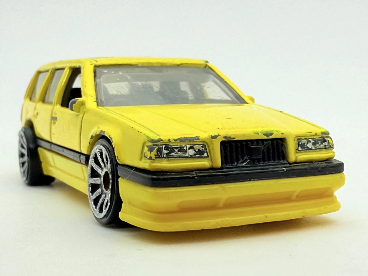 Volvo 850 Estate Hot Wheels Żółty 1:64 – zdjęcie 4