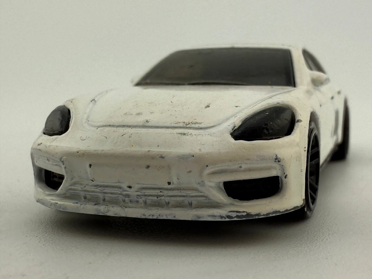 Porsche Panamera Turbo S E-Hybrid Sport Turismo Hot Wheels 2018 Biały 1:64 – zdjęcie 4