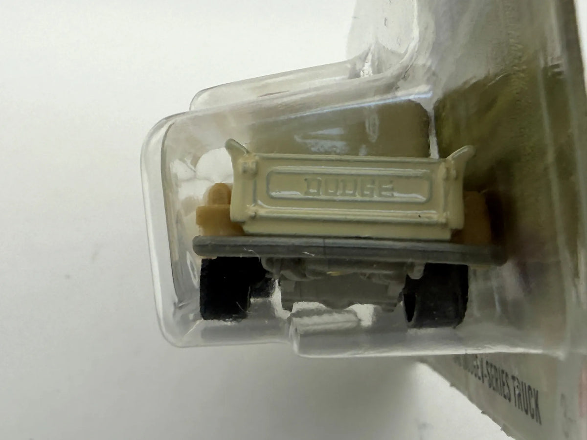 1940 DODGE V-SERIES TRUCK, Matchbox 2025 Die cast C0859 Krem. 1:64 Resoraki – zdjęcie 4