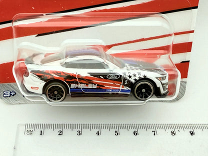 2020 Ford Shelby Gt500 Stars & Stripes Hot Wheels 2023 Biały 1:64 – zdjęcie 4