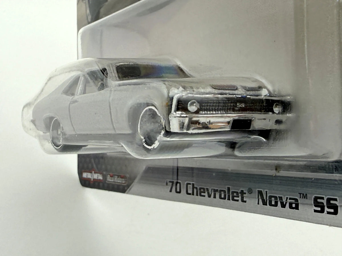 '70 CHEVROLET NOVA SS Premium Hot Wheels 2021 Srebrny 1:64 Protektor – zdjęcie 4