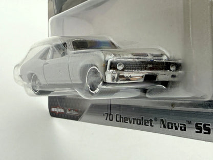 '70 CHEVROLET NOVA SS Premium Hot Wheels 2021 Srebrny 1:64 Protektor – zdjęcie 4