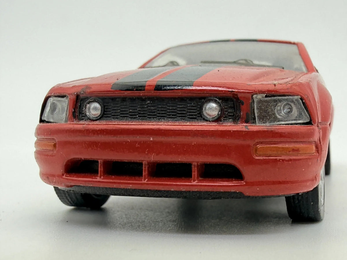 FORD MUSTANG GT z 2006 r. AmerCom Collection, Die cast, Czerwony, 1:38 – zdjęcie 4