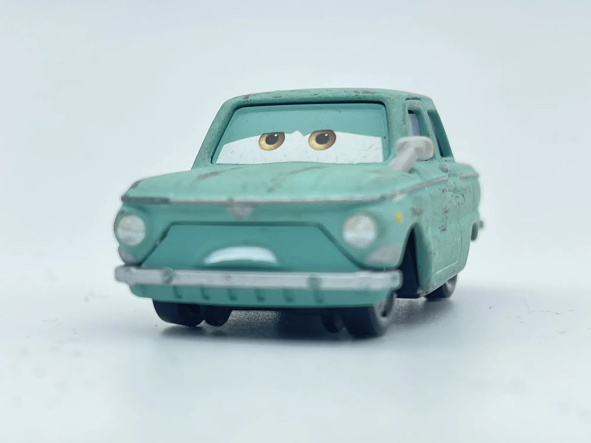 Vladimir Trunkov jako Zaporożec ZAZ 968 z 1975, Disney/Pixar Cars, 1:64 – zdjęcie 4