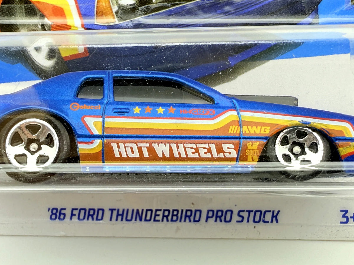'86 Ford Thunderbird Pro Stock, Hot Wheels 2023, Die cast HKH32, Nieb. 1:64 – zdjęcie 4