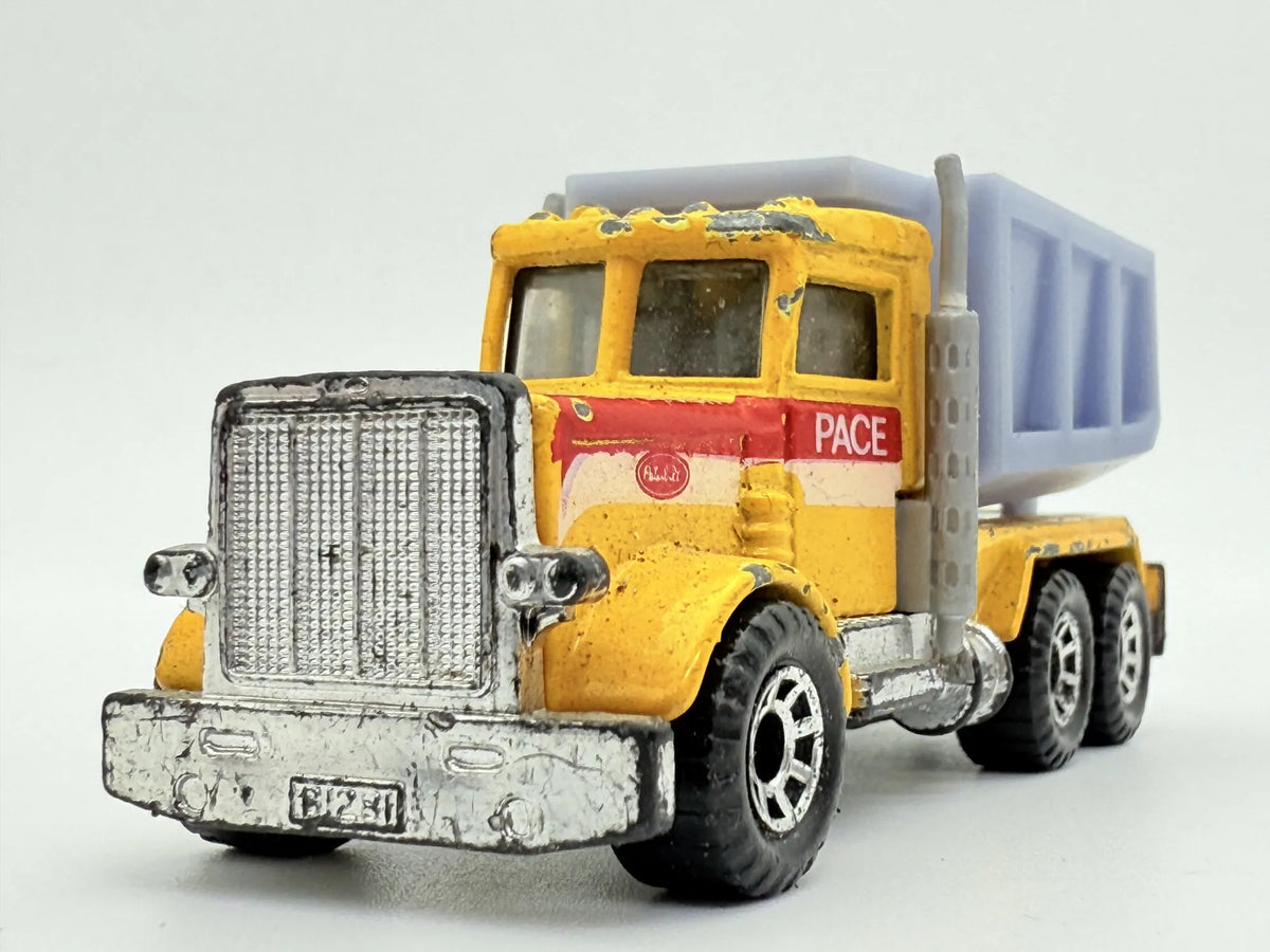 PETERBILT, Matchbox 1981, Resoraki, Die cast 08-1, Żółty, 1:80 – zdjęcie 4
