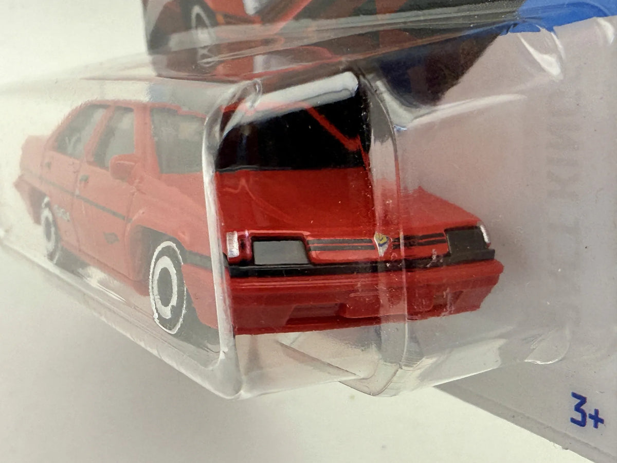 Proton Saga Compact Kings Hot Wheels 2024 Czerwony 1:64 – zdjęcie 4