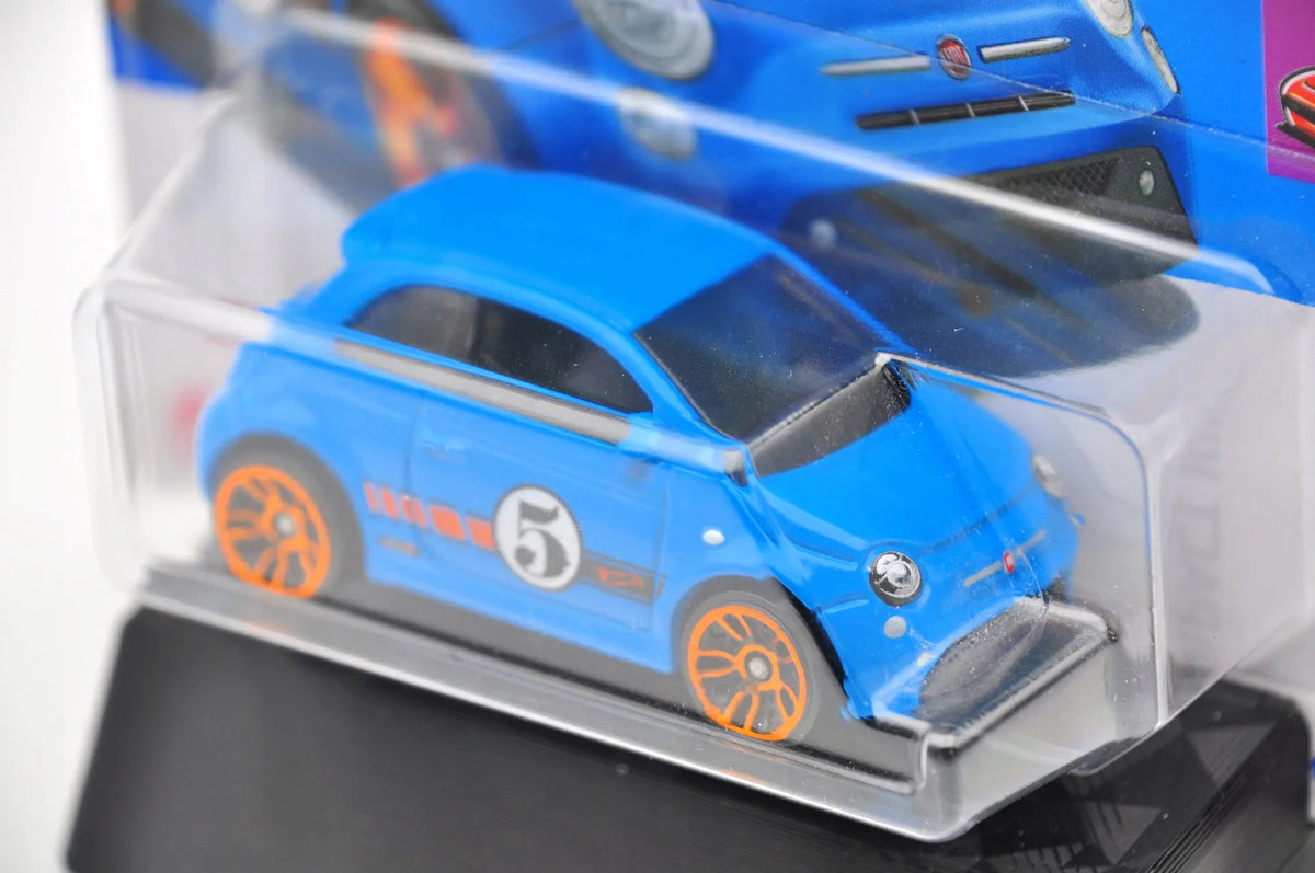 FIAT 500e, Hot Wheels 2024, Die cast HTD03, Niebieski, 1:64, Resoraki – zdjęcie 4
