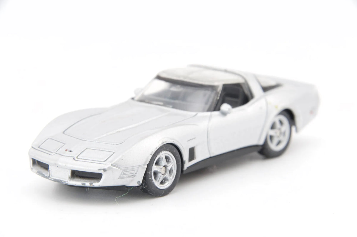 1982 Chevrolet Corvette Welly Srebrna 1:60 – zdjęcie 4
